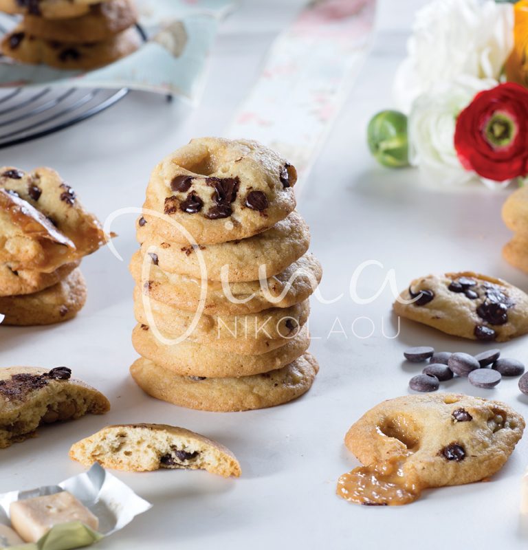Soft Cookies με σταγόνες σοκολάτας και καραμέλα γάλακτος