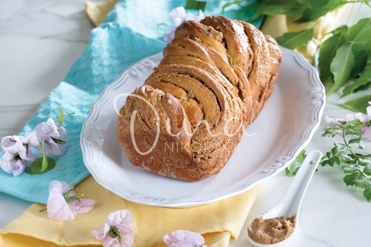Babka γεμιστή με φυστικοβούτυρο