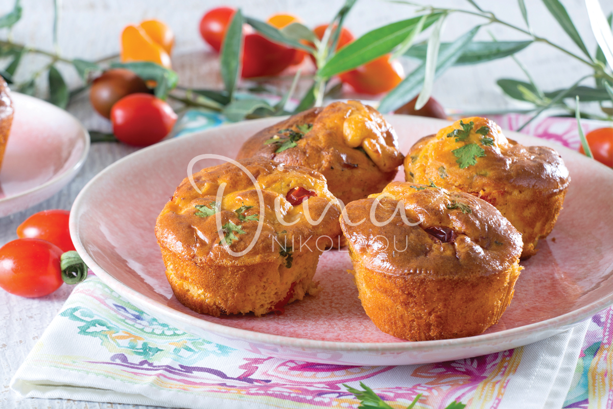 Muffins με ζαμπόν, φέτα και ντοματίνια