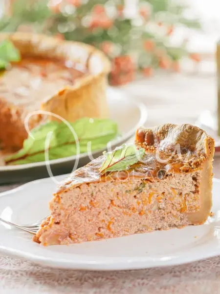 Quiche με κρέμα παντζάρι και μοτσαρέλα