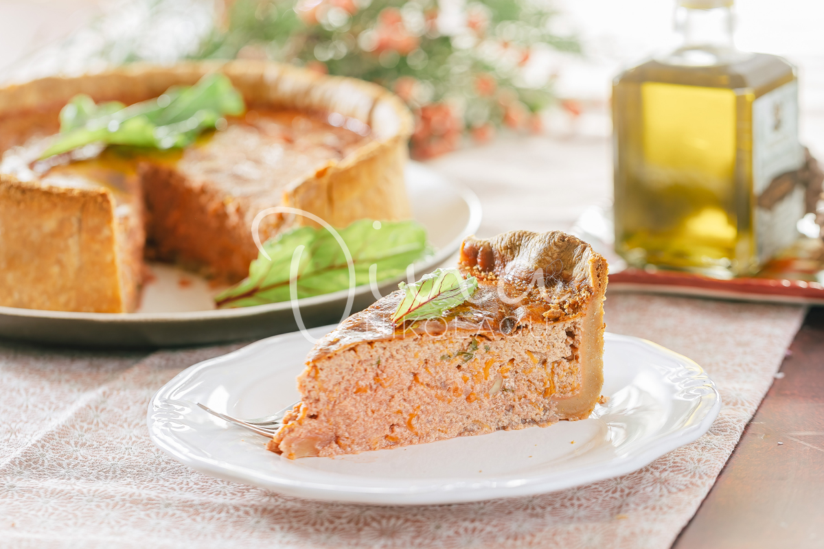 Quiche με κρέμα παντζάρι και μοτσαρέλα