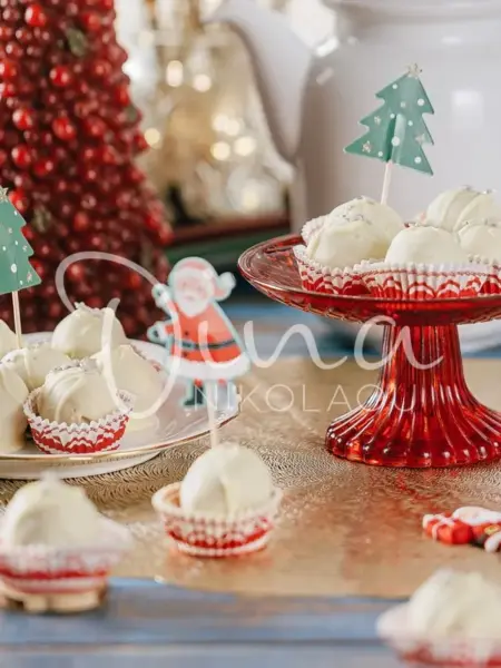 Τρουφάκια λευκά με μπισκότα gingerbread και τυρί κρέμα