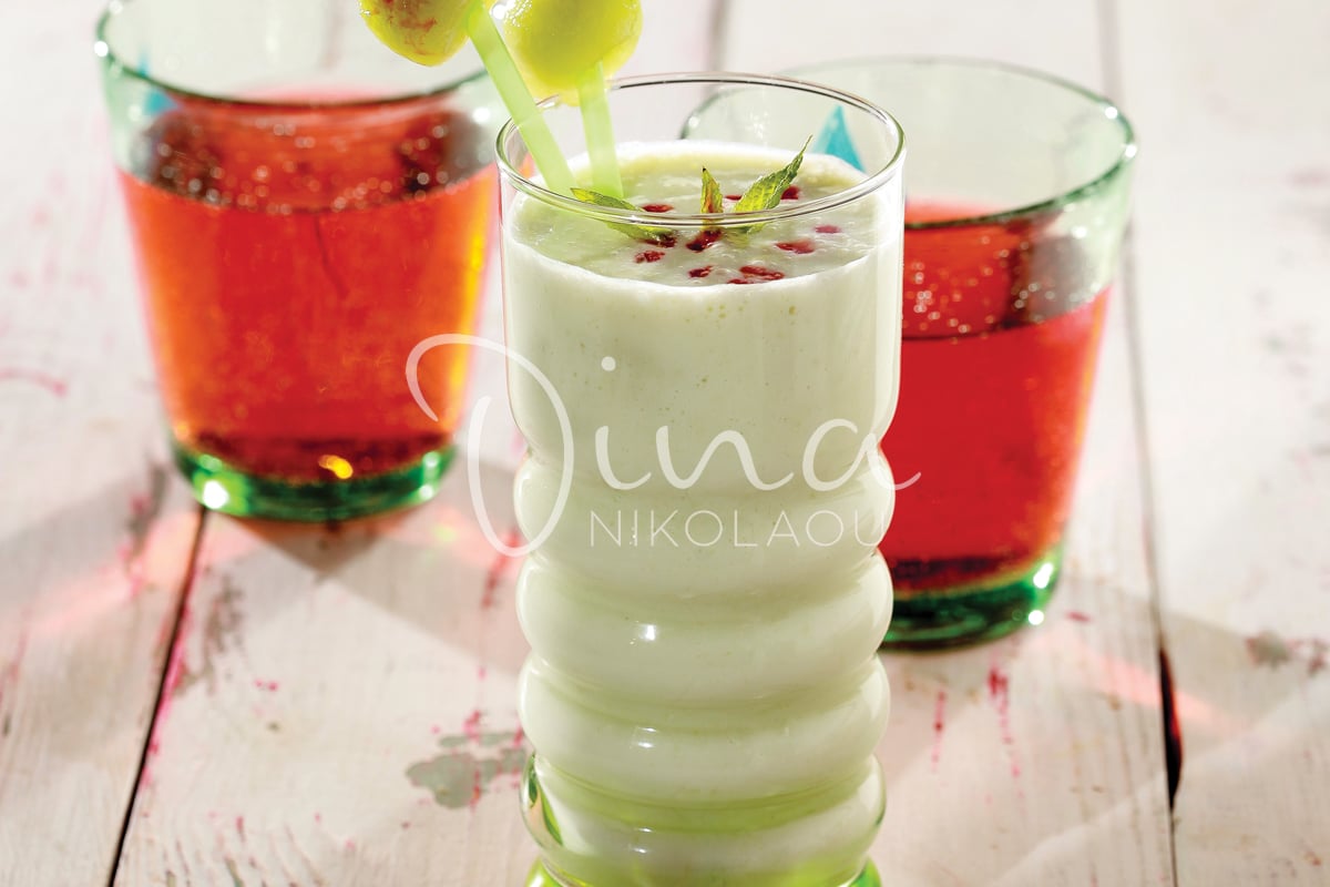 Milkshake πεπόνι με βυσσινάδα