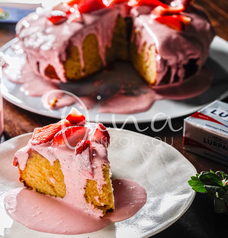 Κέικ ανάποδο με καραμελωμένες φράουλες