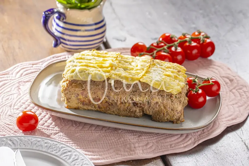 Τερίνα με σύγκλινο και λουκάνικο Λακωνίας