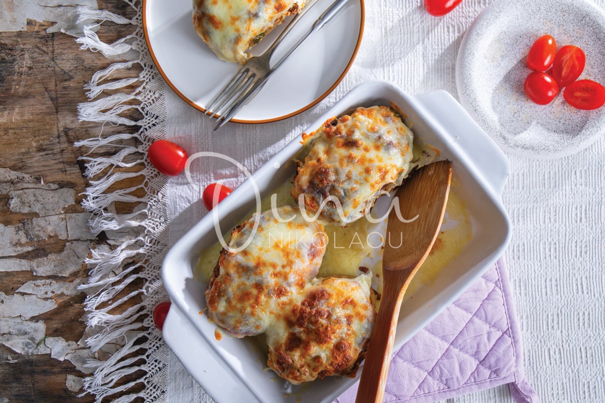 Πατάτες γεμιστές με τυρί κρέμα και μοτσαρέλα