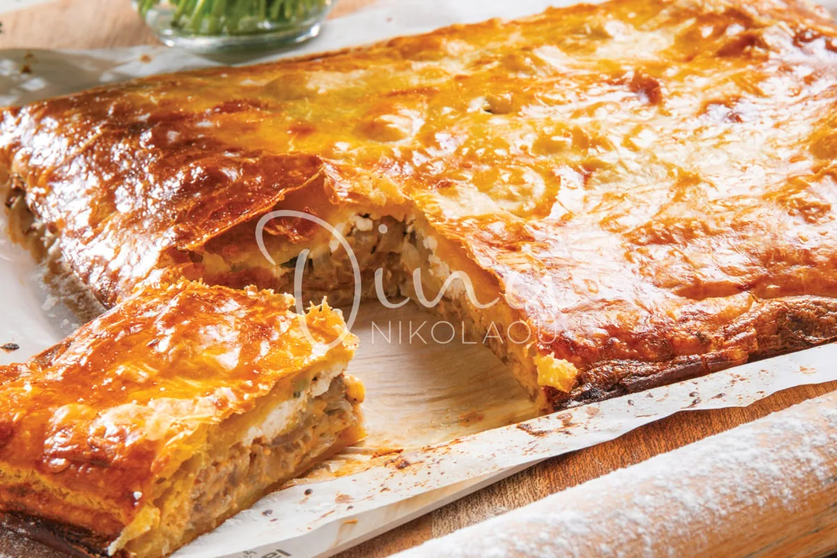 Κρεμμυδομανιταρόπιτα με ανθότυρο