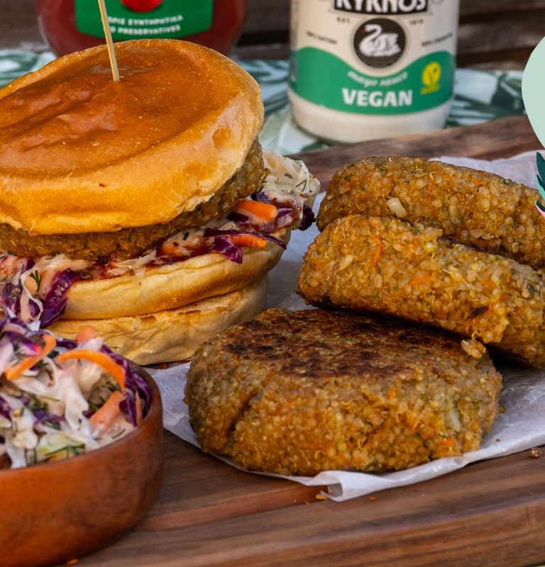 Burger vegan με σπιτική σαλάτα coleslaw