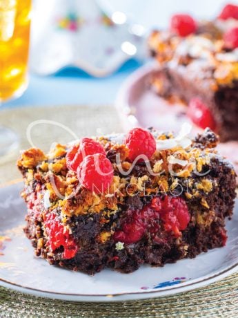 Brownies με καραμελωμένη καρύδα και raspberries