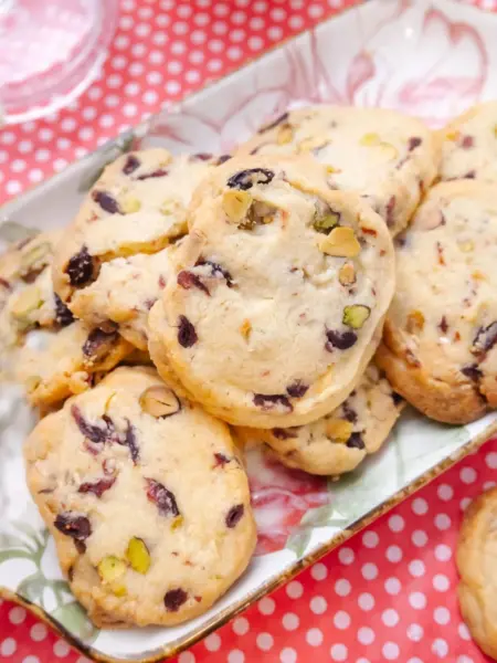 Cookies με κράνμπερις & φιστίκια Αιγίνης 