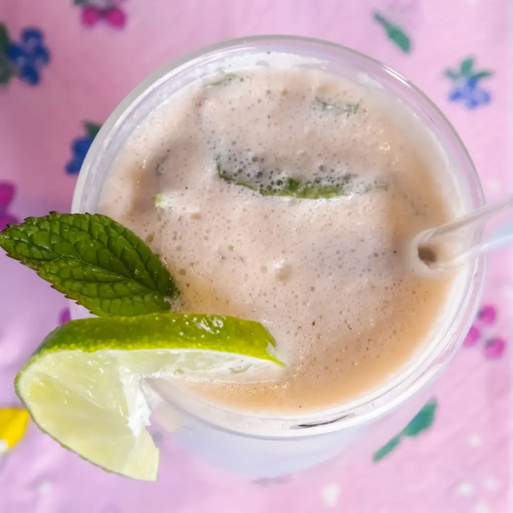 Smoothie με ροζ γκρέιπφρουτ & ακτινίδιο