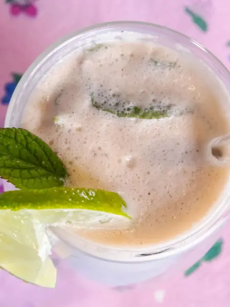 Smoothie με ροζ γκρέιπφρουτ & ακτινίδιο