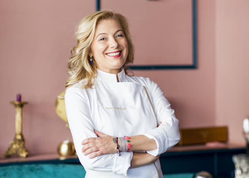 dina nikolaou bio