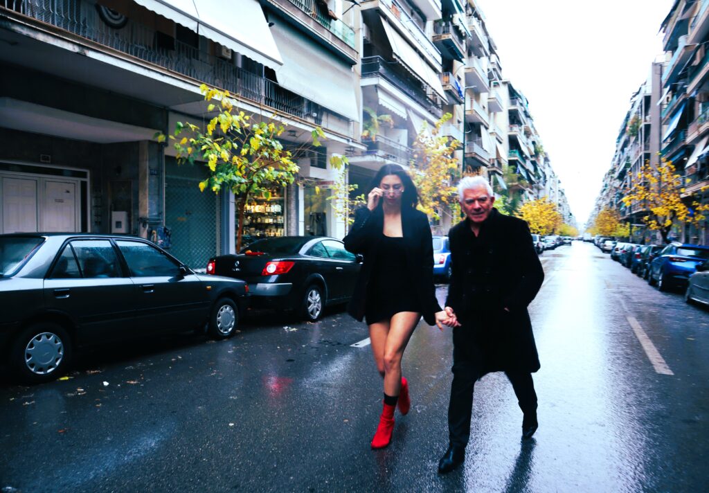 Ανήθικες Προτάσεις, στο Πέραν, το Καφέ Αμάν της πόλης