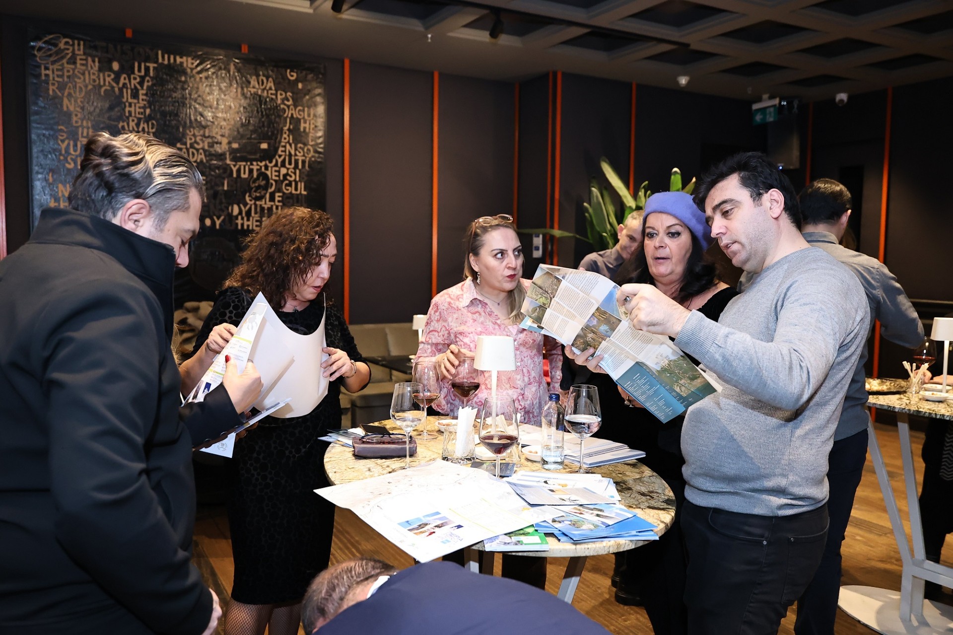 Με τις Βίκυ Χατζηβασιλείου και Μαρία Εκμεκτσίογλου η δράση  «Building Bridges: Connecting Greece to the World»