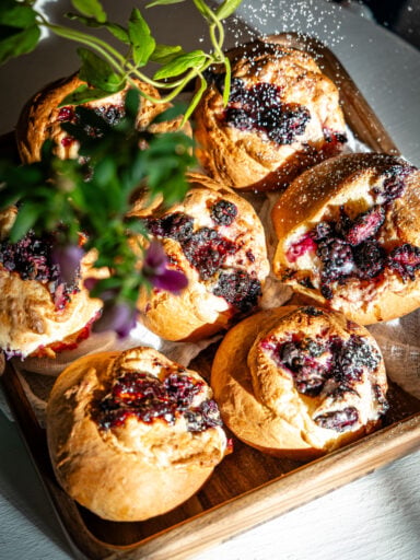 Brioche Cheesecake με κόκκινα φρούτα 