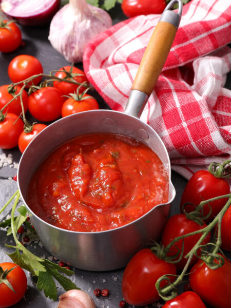 spitiki saltsa ntomatas